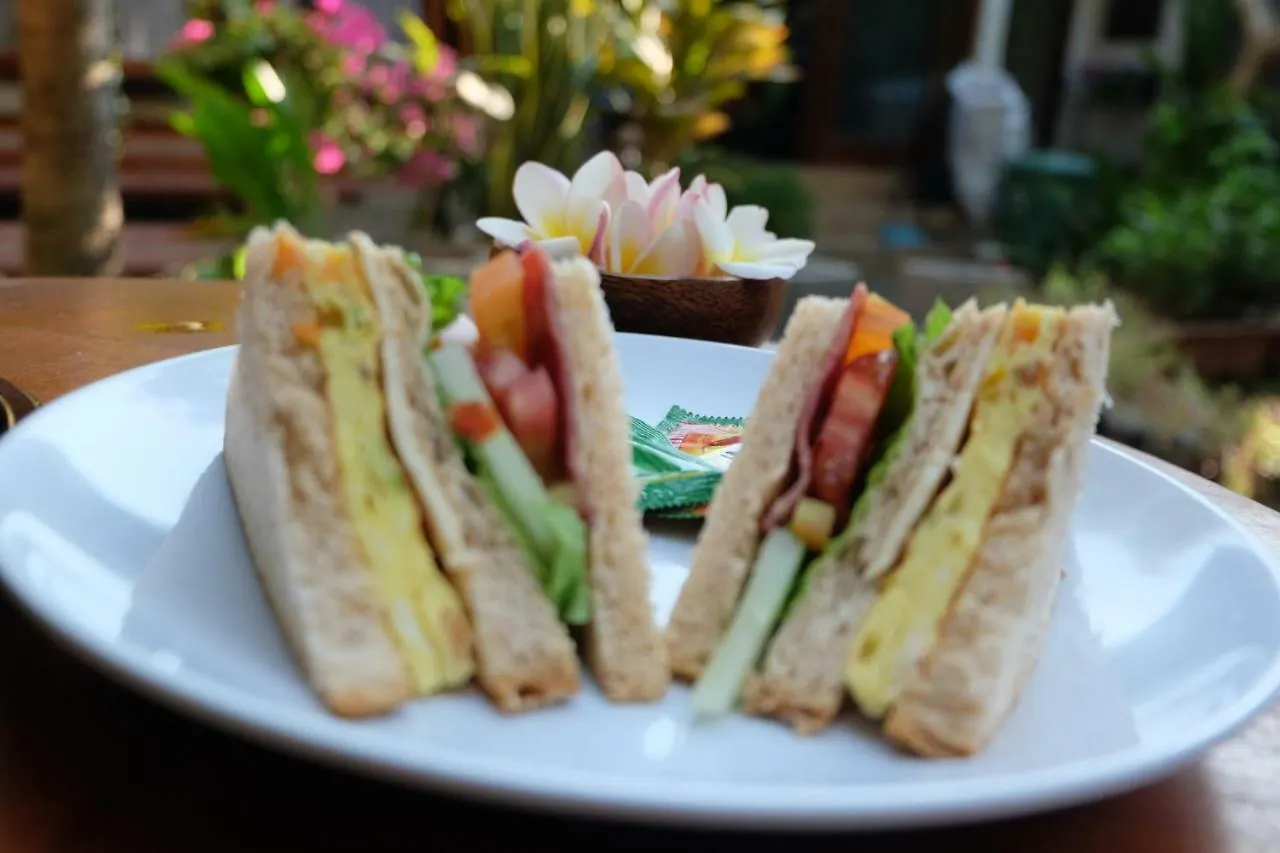D'Pande Kuta Hotel Kuta  2*, Kuta (Bali)